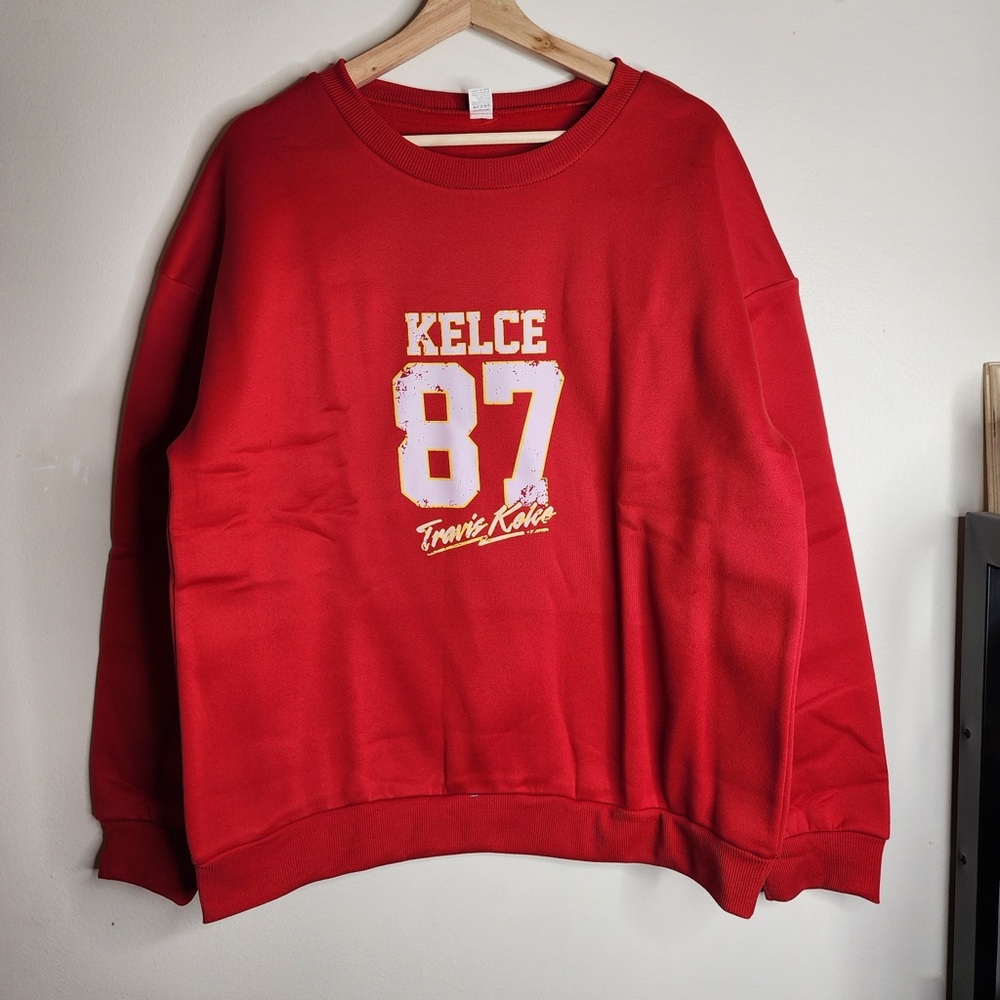 Travis Kelce #87 Kansas City Chiefs Super Bowl champ crew neck. NWT